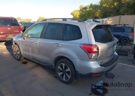 2017 Subaru Forester 2.5I Premium z USA, uszkodzony, nr VIN JF2SJAEC7HH488098